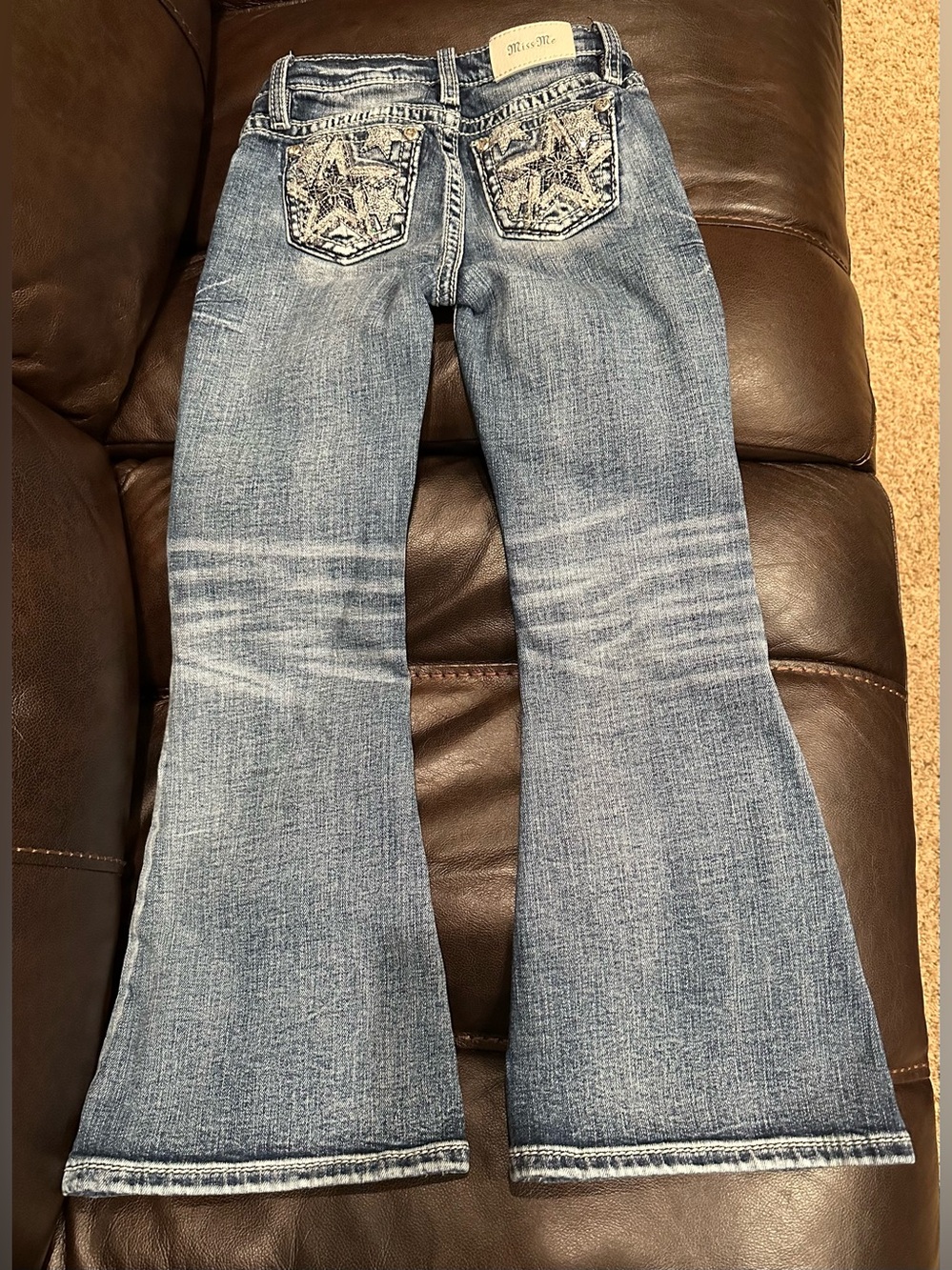 ✨ Like New Miss Me Youth Mid-Rise Flare Jeans Size 7 ✨